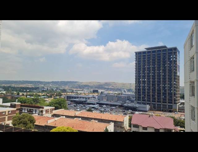 2 BEDROOM PROPERTY TO RENT IN BEDFORD GARDENS